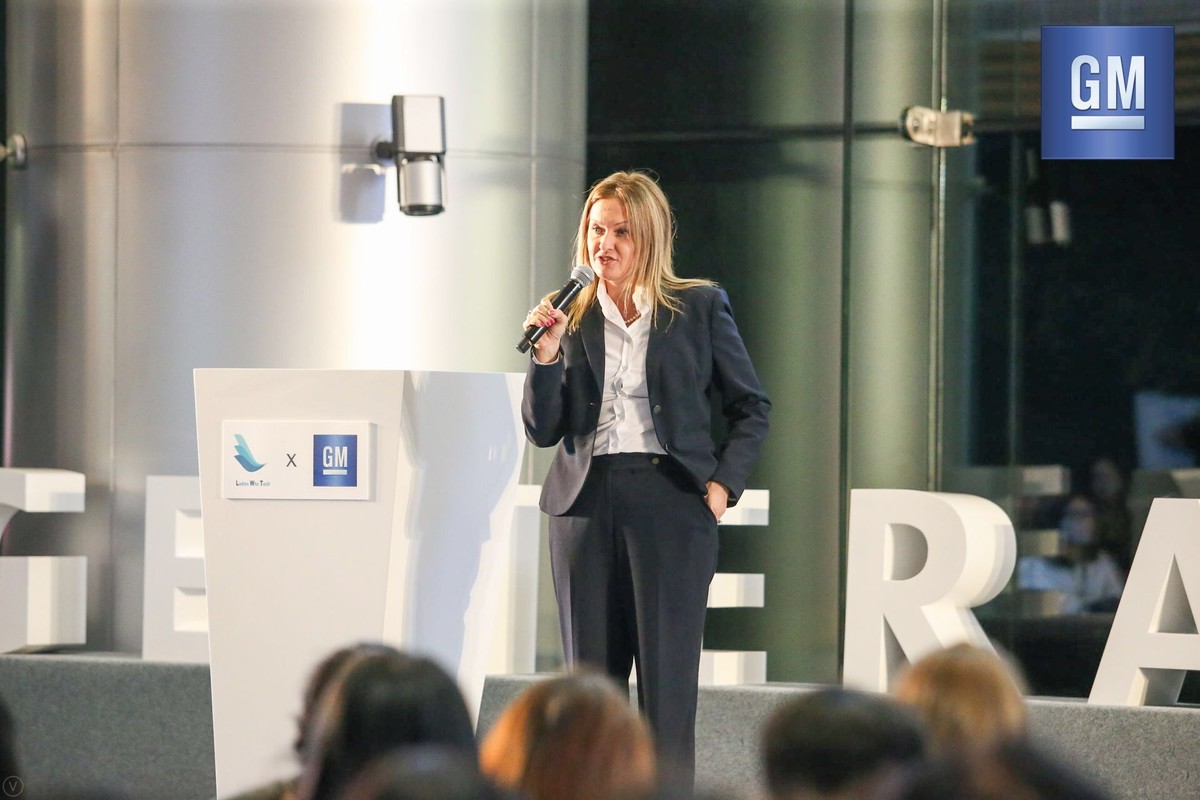 Lynn Longo MD of Shanghai OnStar, Deputy General Director of Connected Consumer Experience at SAIC-GM Lynn Longo MD of Shanghai OnStar, Deputy General Director of Connected Consumer Experience at SAIC-GM